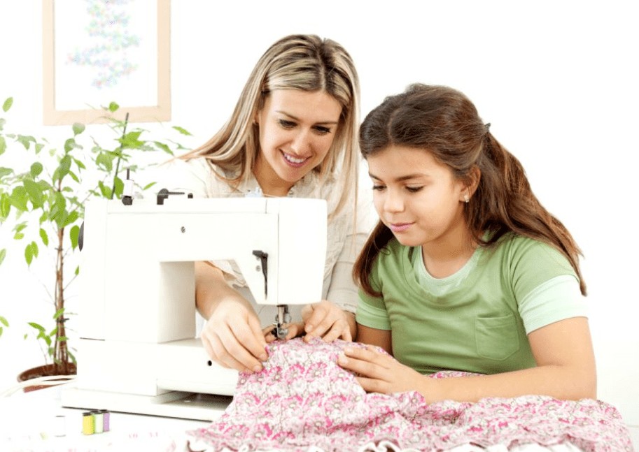 Top 8 Best Girls Sewing Machine Reviews