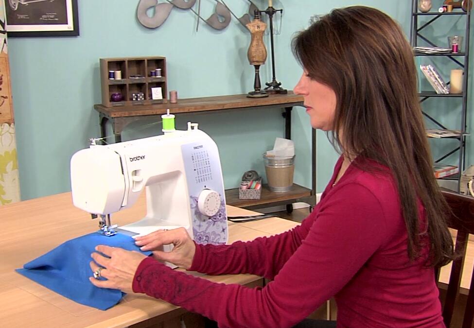 portable sewing machine xm2701