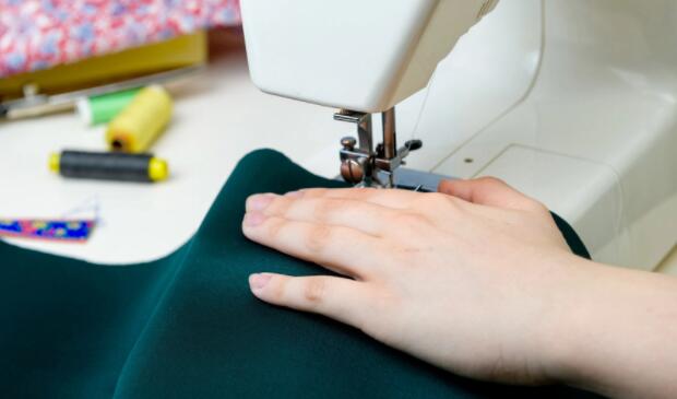 using embroidery sewing machine for beginners